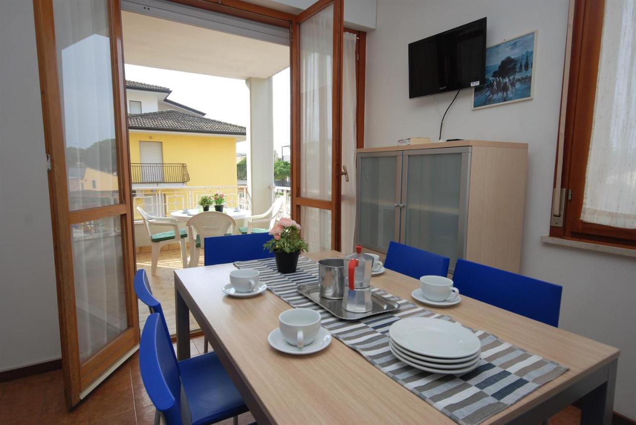 Residenza Gardenia Apartment Lignano Sabbiadoro Luaran gambar