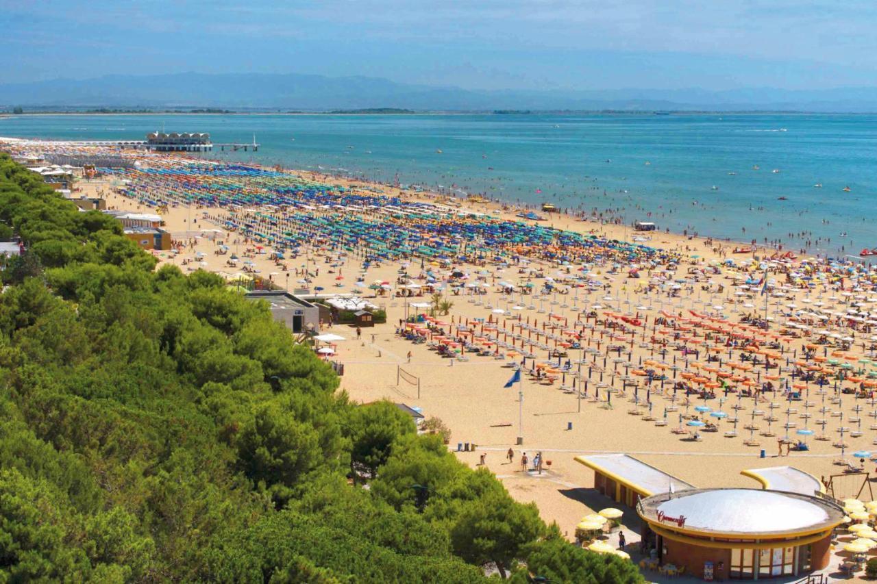 Residenza Gardenia Apartment Lignano Sabbiadoro Luaran gambar